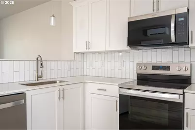 8355 N Newman Ave, Portland, OR 97203 - Photo 18