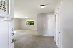 670 NW Connell Ave, Hillsboro, OR 97124 - Photo 4