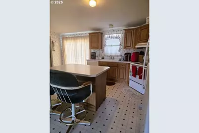 970 W 5th St, Arlington, OR 97812 - Photo 2