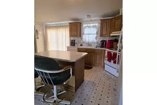 970 W 5th St, Arlington, OR 97812 - Photo 2