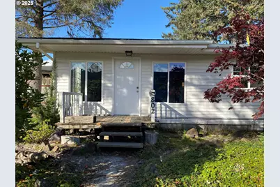 802 25th Ave, Seaside, OR 97138 - Photo 1