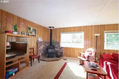 11425 E Mapleton Rd, Mapleton, OR 97453 - Photo 12