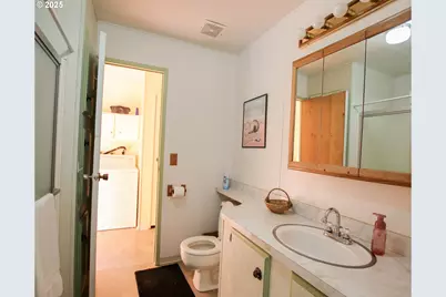 11425 E Mapleton Rd, Mapleton, OR 97453 - Photo 32
