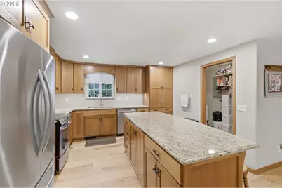 39692 Lacomb Dr, Lebanon, OR 97355 - Photo 16