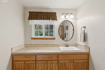 39692 Lacomb Dr, Lebanon, OR 97355 - Photo 30