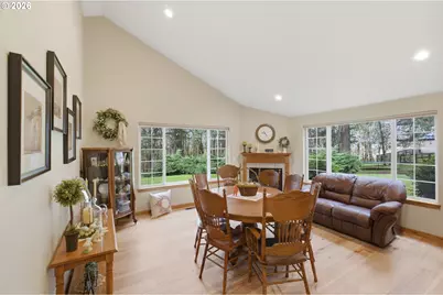 39692 Lacomb Dr, Lebanon, OR 97355 - Photo 6