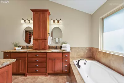 6523 SW Moonshadow Ct, Portland, OR 97223 - Photo 28