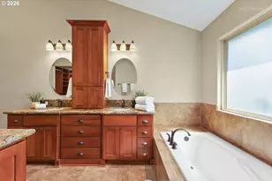 6523 SW Moonshadow Ct, Portland, OR 97223 - Photo 28