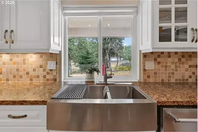 180 Hawkeye Ln, Roseburg, OR 97471 - Photo 12
