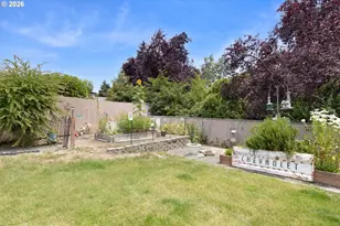 2020 NW Witherspoon Ave, Roseburg, OR 97471 - Photo 12