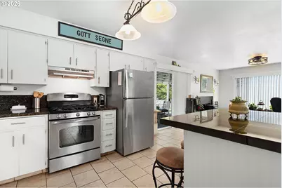 2020 NW Witherspoon Ave, Roseburg, OR 97471 - Photo 24