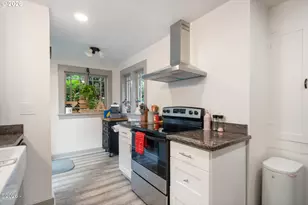 409 Delmonte Ave, Tillamook, OR 97141 - Photo 20