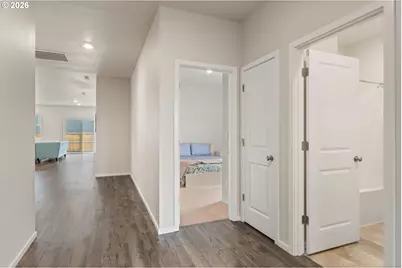 2956 U St, Springfield, OR 97477 - Photo 4