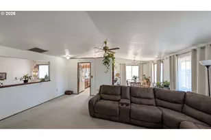 400 S 22nd St, Cottage Grove, OR 97424 - Photo 4