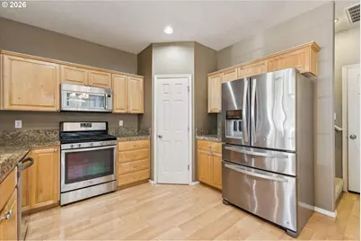 16922 NW Shadow Hills Ln, Beaverton, OR 97006 - Photo 8