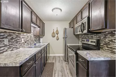 7920 SW Fanno Creek Dr #1, Tigard, OR 97224 - Photo 4