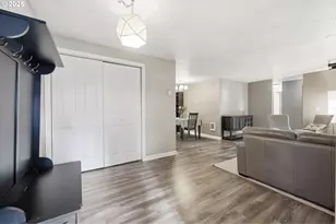 7920 SW Fanno Creek Dr, Tigard, OR 97224 - Photo 8