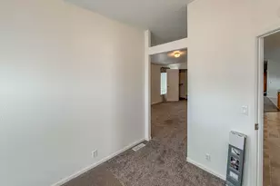 1000 E Central Ave, Sutherlin, OR 97479 - Photo 20