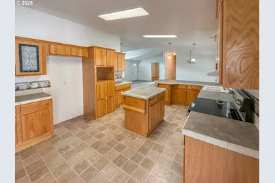 1000 E Central Ave #21, Sutherlin, OR 97479 - Photo 10