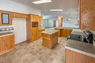 1000 E Central Ave, Sutherlin, OR 97479 - Photo 10