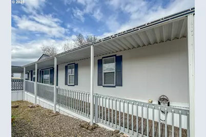 1000 E Central Ave #21, Sutherlin, OR 97479 - Photo 2