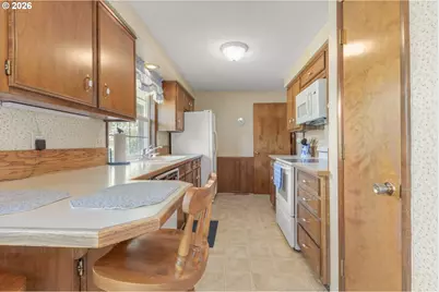 310 Hatton Ave, Eugene, OR 97404 - Photo 16
