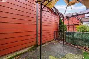 7147 NE Rocky Brook St, Hillsboro, OR 97124 - Photo 32