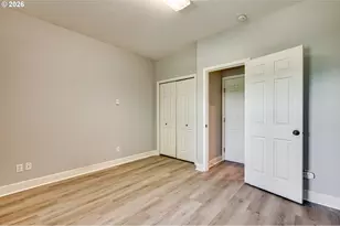 8722 NE 17th St, Vancouver, WA 98664 - Photo 4