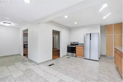 3524 SE 119th Ave, Portland, OR 97266 - Photo 6