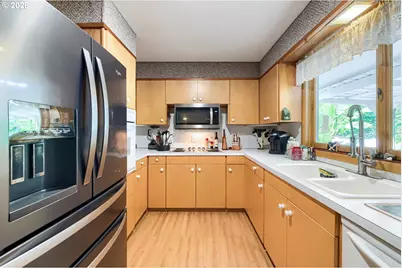 24203 NE Oregon St, Wood Village, OR 97060 - Photo 10