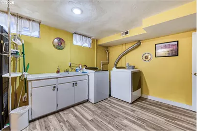 24203 NE Oregon St, Wood Village, OR 97060 - Photo 22