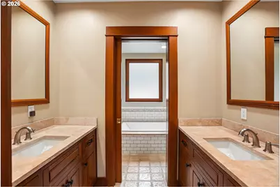 465 NW Royal Blvd, Portland, OR 97210 - Photo 18