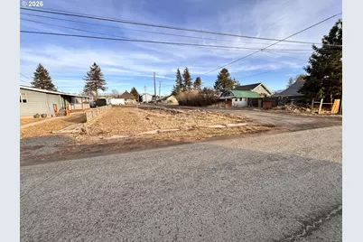 Robert, Enterprise, OR 97828 - Photo 6