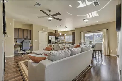 7959 NE Rockne Way, Hillsboro, OR 97006 - Photo 6