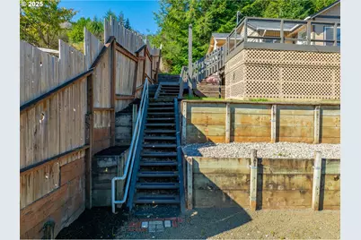 62780 Flagstaff Rd, Coos Bay, OR 97420 - Photo 36