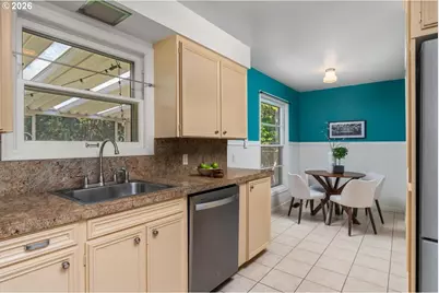5618 NE 37th Ave, Portland, OR 97211 - Photo 8