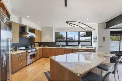 3939 N Marine Dr #12, Portland, OR 97217 - Photo 18