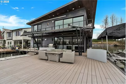 3939 N Marine Dr #12, Portland, OR 97217 - Photo 2