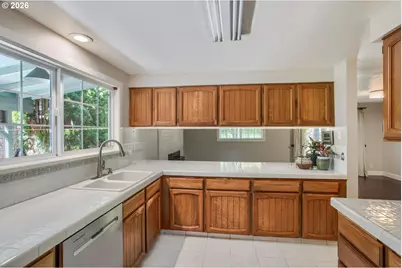 2705 SE Hicklin Ct, Troutdale, OR 97060 - Photo 12