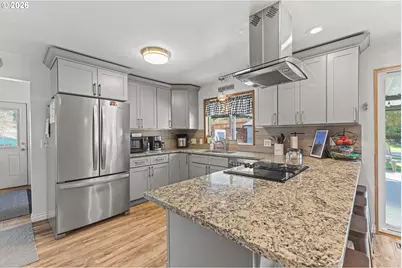 100 W 17th St, Coquille, OR 97423 - Photo 6