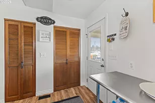 100 W 17th St, Coquille, OR 97423 - Photo 4