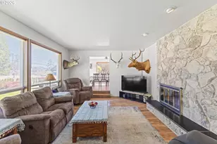 100 W 17th St, Coquille, OR 97423 - Photo 16