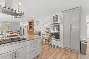 100 W 17th St, Coquille, OR 97423 - Photo 8