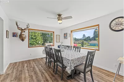 100 W 17th St, Coquille, OR 97423 - Photo 12