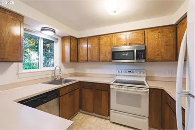 2063 NE 9th Pl, Hillsboro, OR 97124 - Photo 14