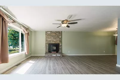 2063 NE 9th Pl, Hillsboro, OR 97124 - Photo 8