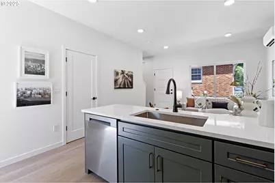 6916 N Swift St, Portland, OR 97203 - Photo 16