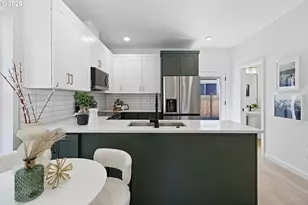 6916 N Swift St, Portland, OR 97203 - Photo 12