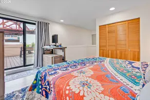 1010 NW Naito Pkwy, Portland, OR 97209 - Photo 8
