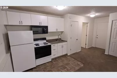 10 S Porter St, Portland, OR 97201 - Photo 2